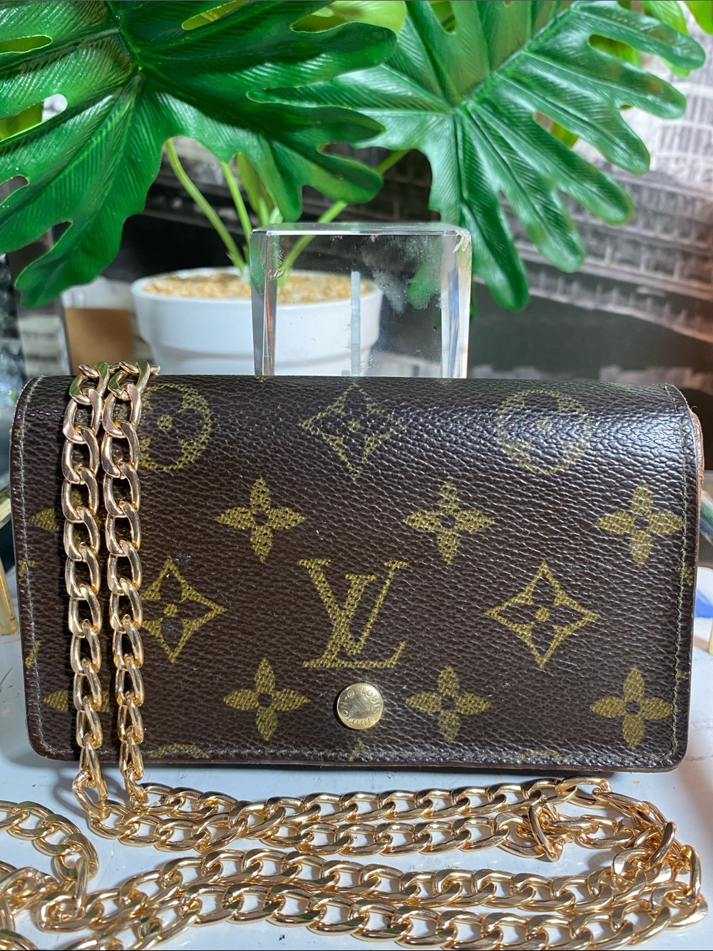 Authentic Louis Vuitton Monogram Bifold Zippy Wallet - Picture 5 of 15